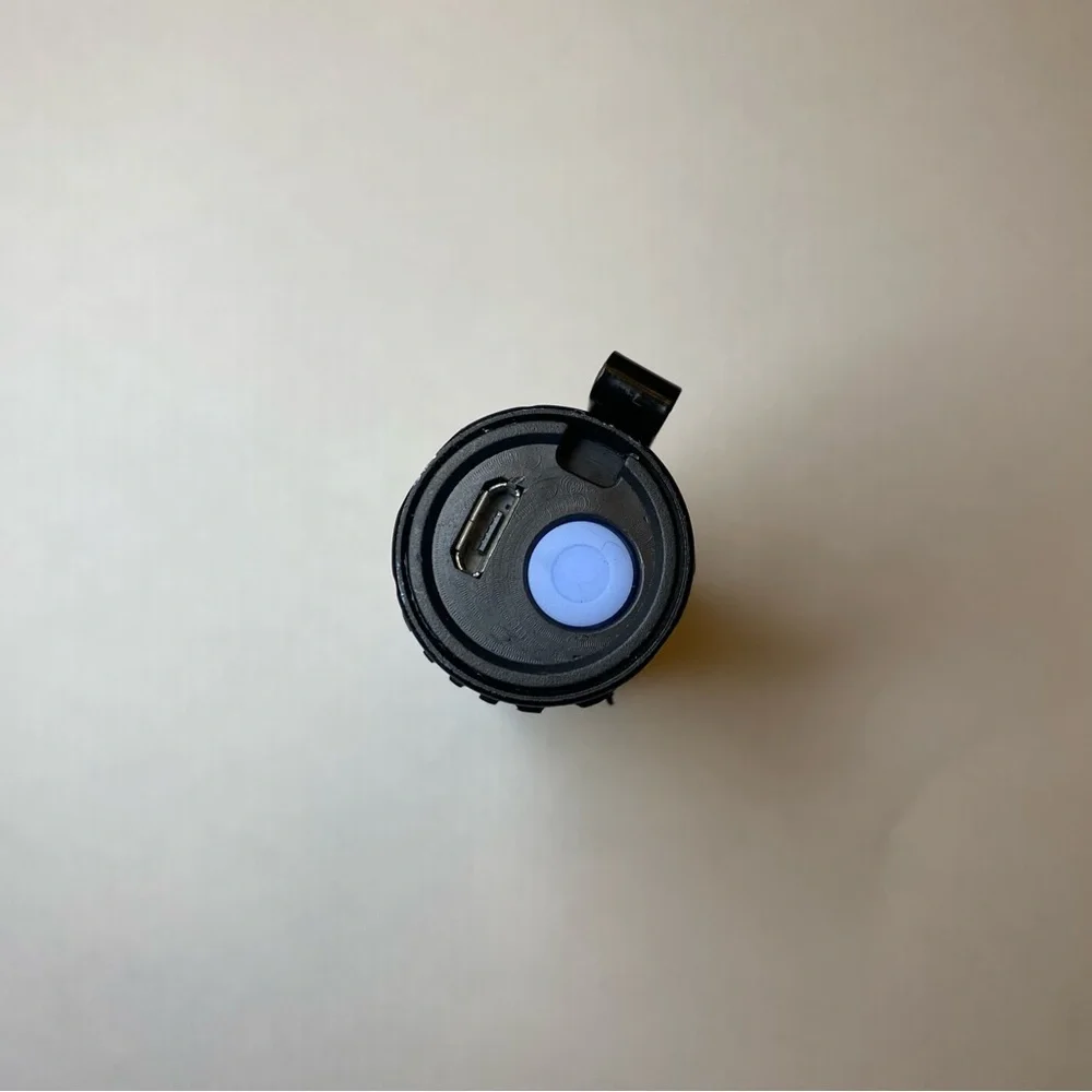 KunHe Rechargeable Pocket Flashlight - Picture 3 of 7